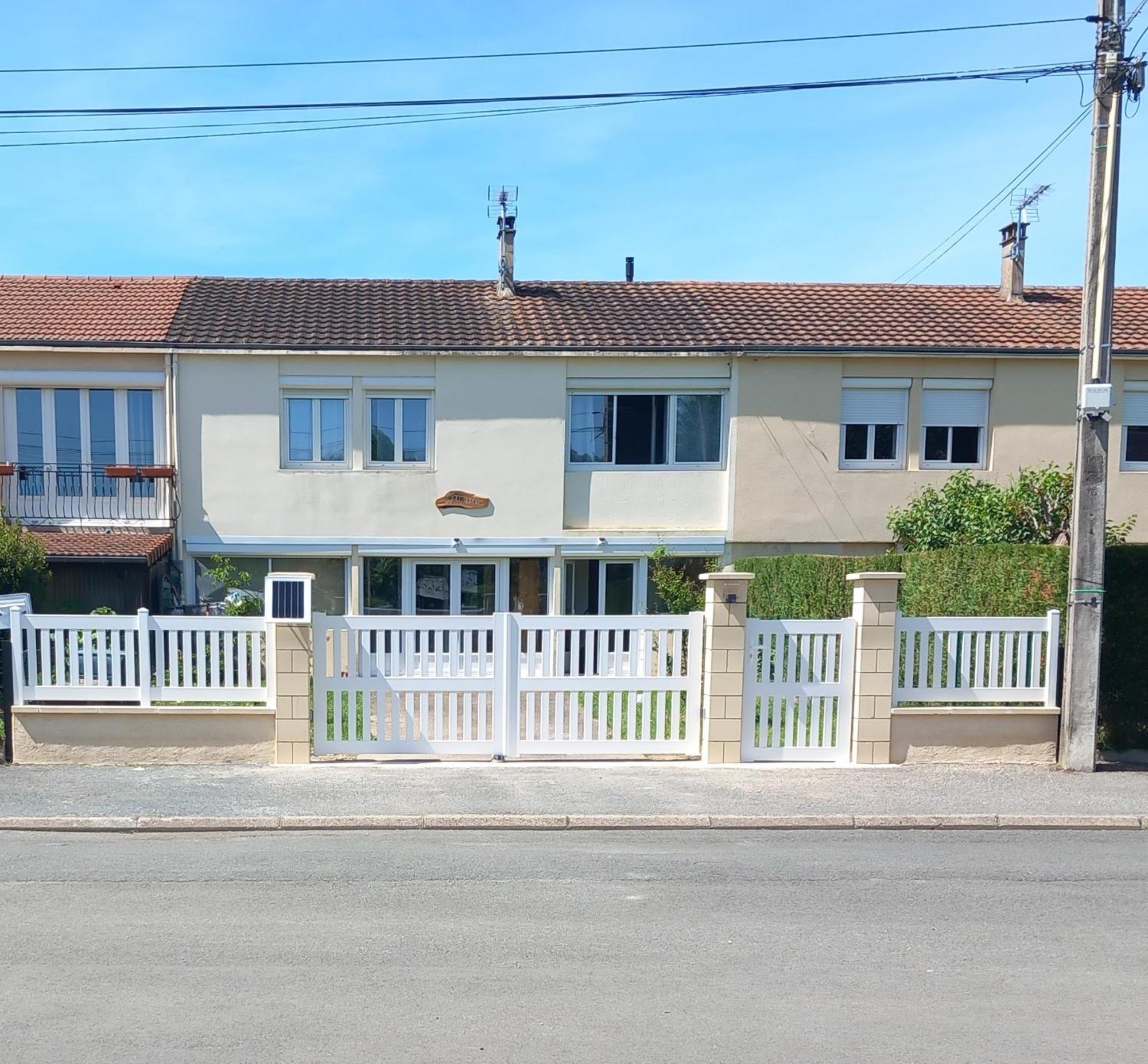Ferienwohnung Lumineux, Bien Situe Et Tres Calme + Parking Prive Le Bugue Exterior foto